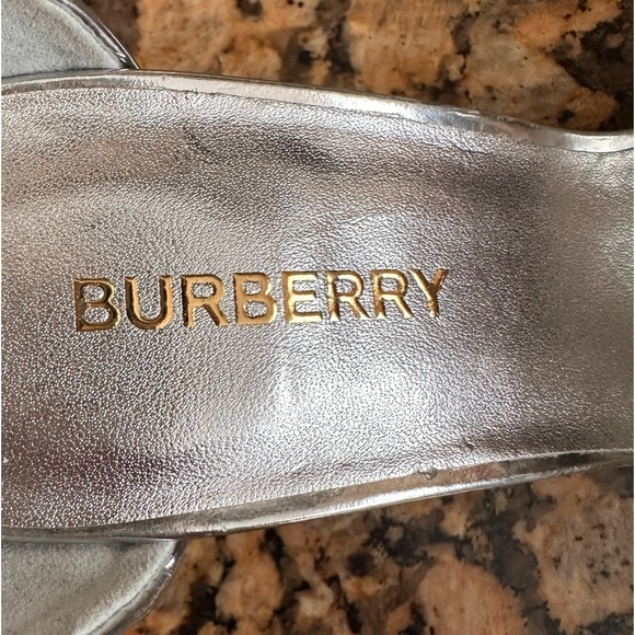 BURBERRY
Leather Metallic Heeled Sandals 70 - Picture 7 of 10
